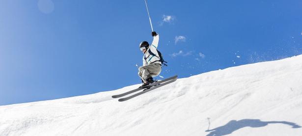 明日夏季联赛前瞻：谢震业伤情更新，洛杉矶湖人冲击连败纪录(40集大结局完整回顾)
